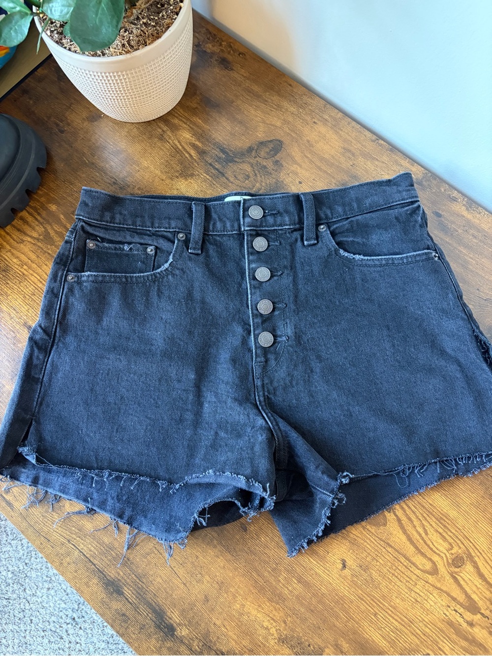 Abercrombie & Fitch Mom Short High-Rise Black Denim Button-Front Women's Shorts